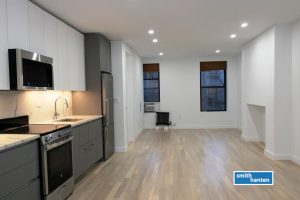 Cobble Hill 3rd flr REAR rent stabilized 1br, 1ba
